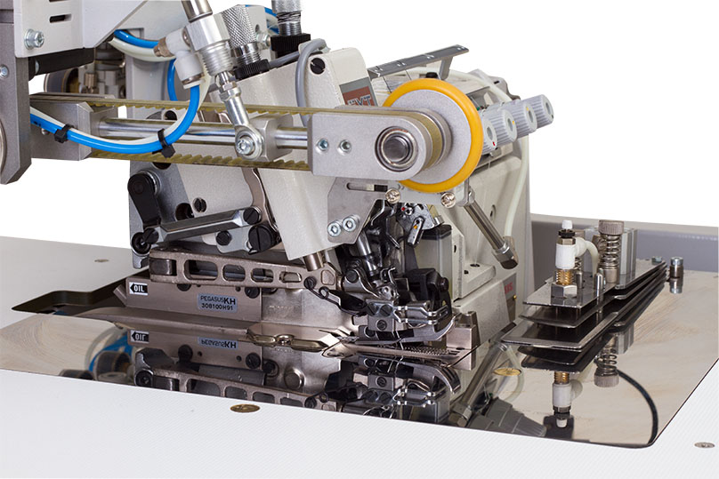 Robotech FX 4300 EXT-IX, Masina Automata de Surfilat Laterala la Pantalon - imagine 3