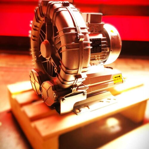 Suflante cu canal lateral (Side Channel Blowers) – Soluții pentru vid și presiune