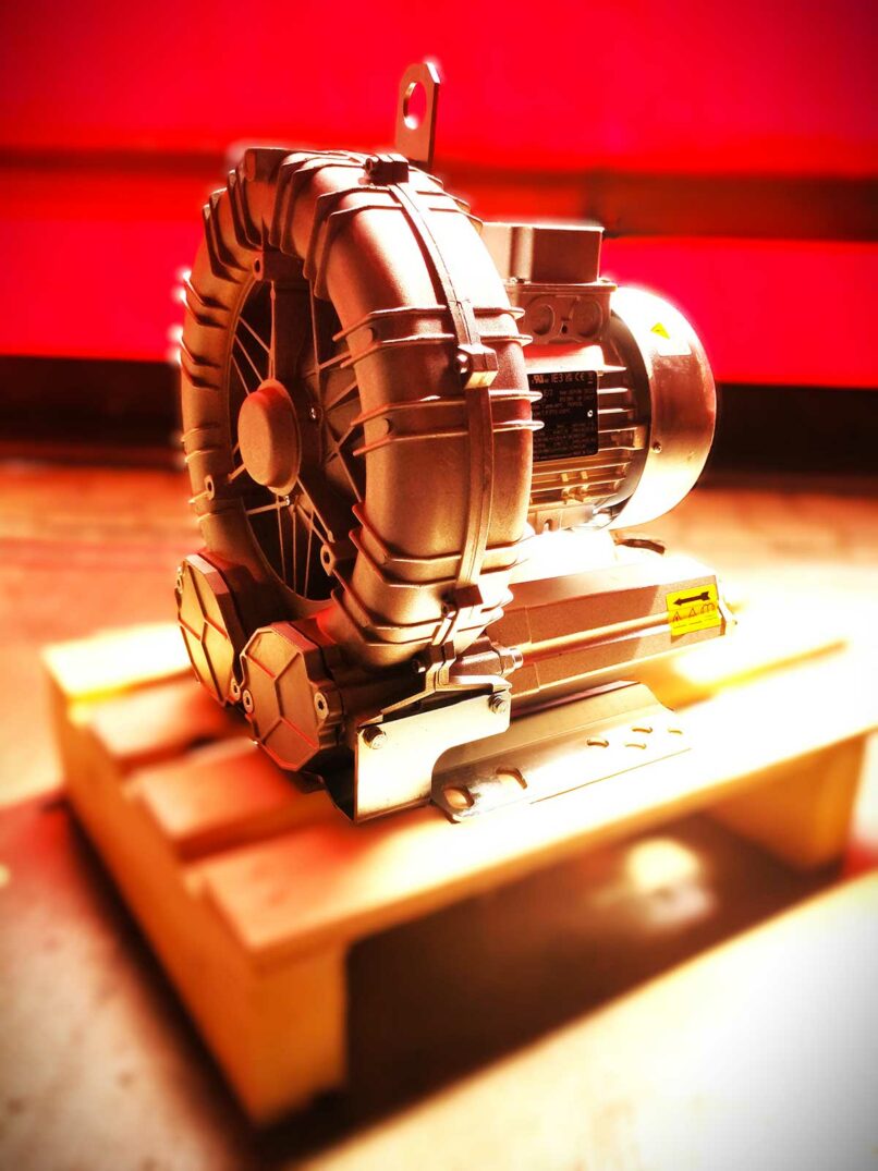 Suflante cu canal lateral (Side Channel Blowers) – Soluții pentru vid și presiune